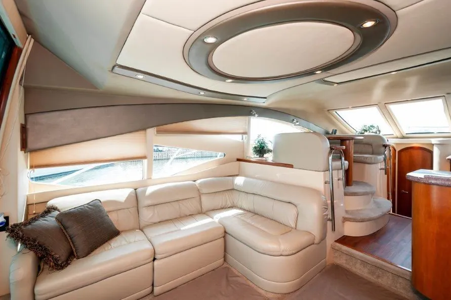 Horizon yacht interior